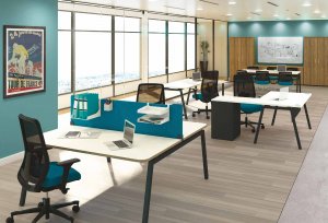 Photo de présentation de l'aménagement de bureaux open space design sur le thème de la couleur bleue.
