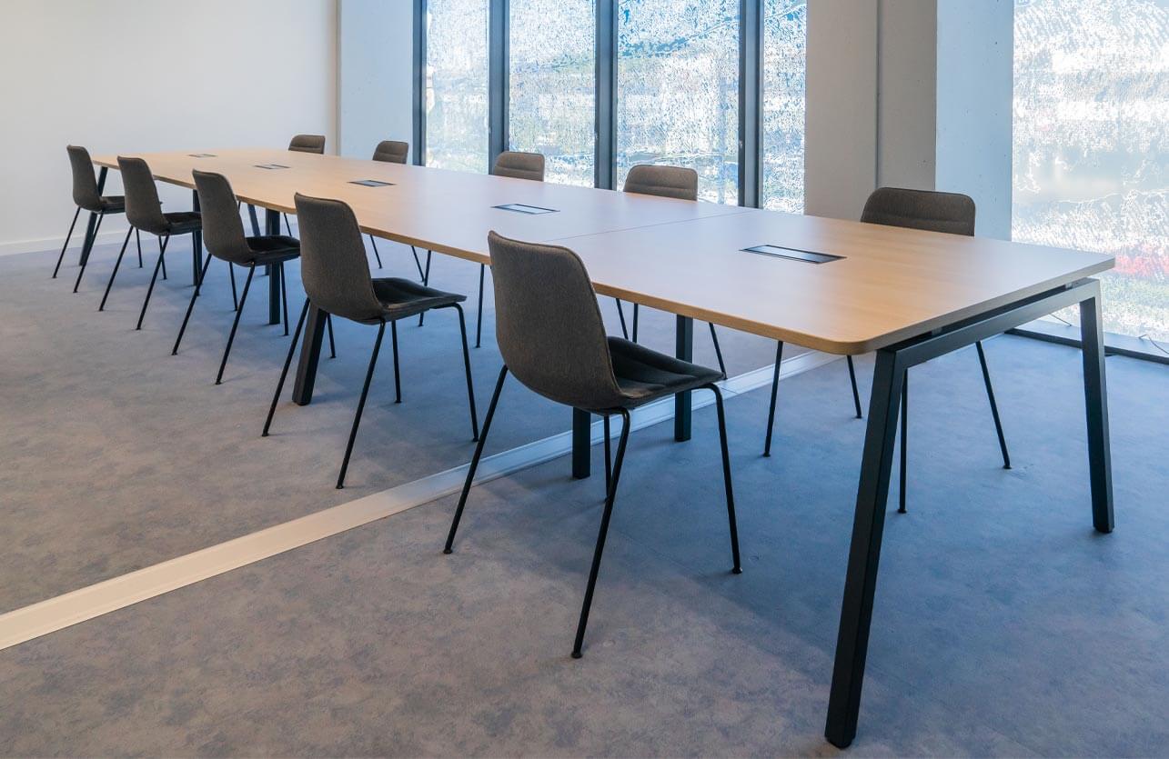 Photo de présentation de l'aménagement d'une salle de réunion dans les locaux du Conseil Général du Gard à Nîmes (30)